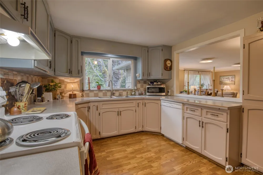 98 W Wishkah Aberdeen, WA 98520