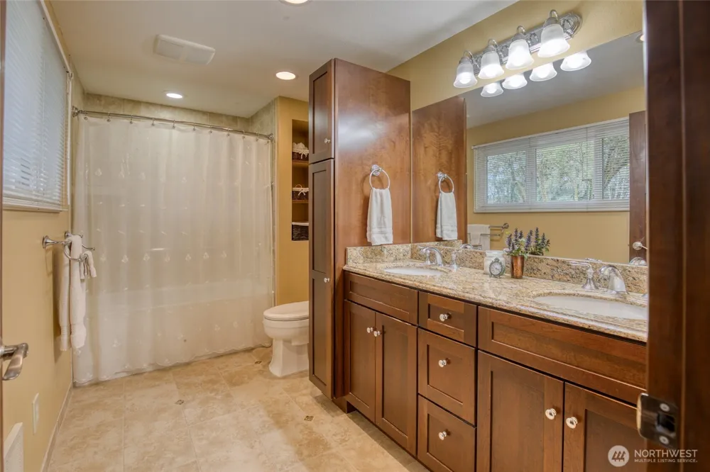 98 W Wishkah Aberdeen, WA 98520