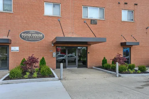 4960 Ridge Avenue #504