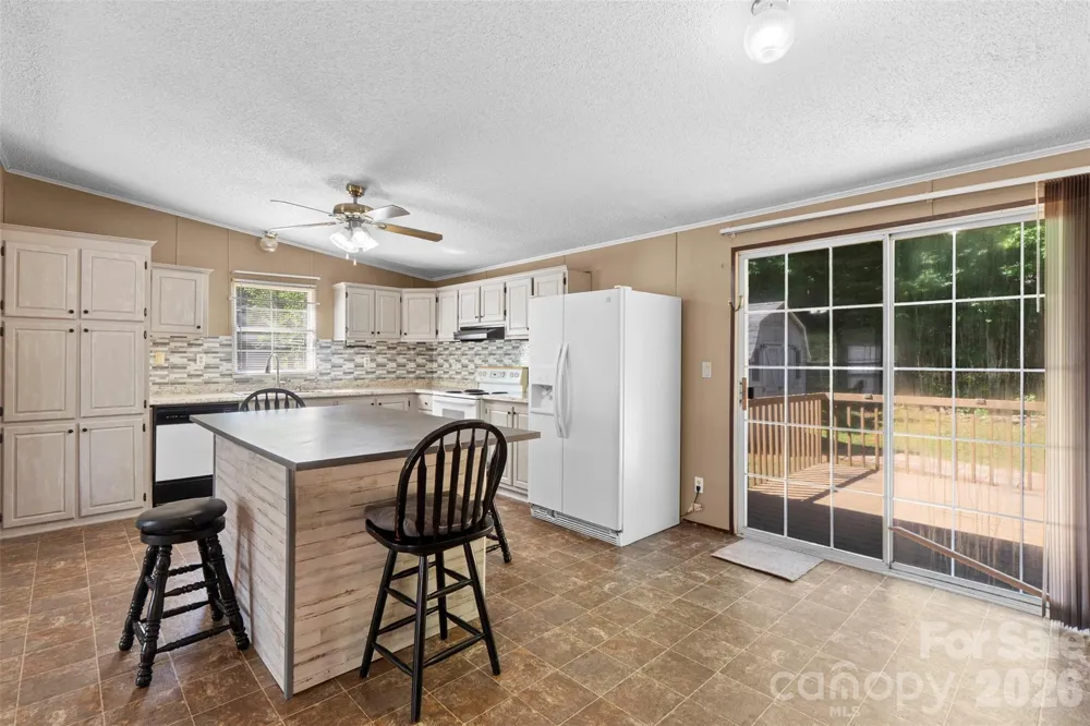 199 Sable Lane Thomasville, NC 27360