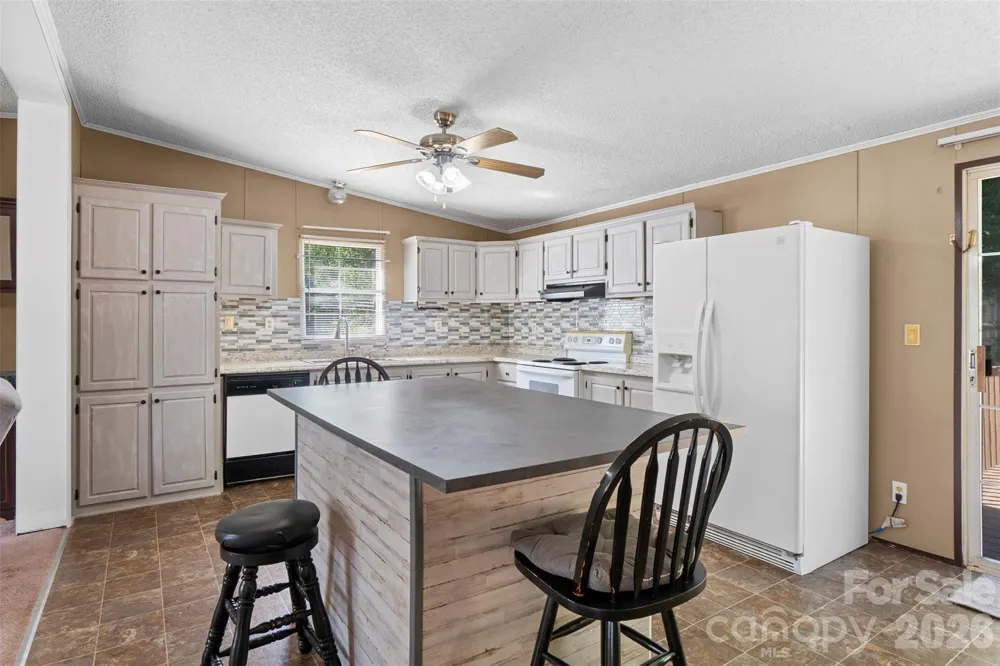 199 Sable Lane Thomasville, NC 27360