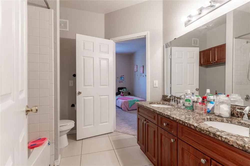 3583 CONROY ROAD #1135 Orlando, FL 32839
