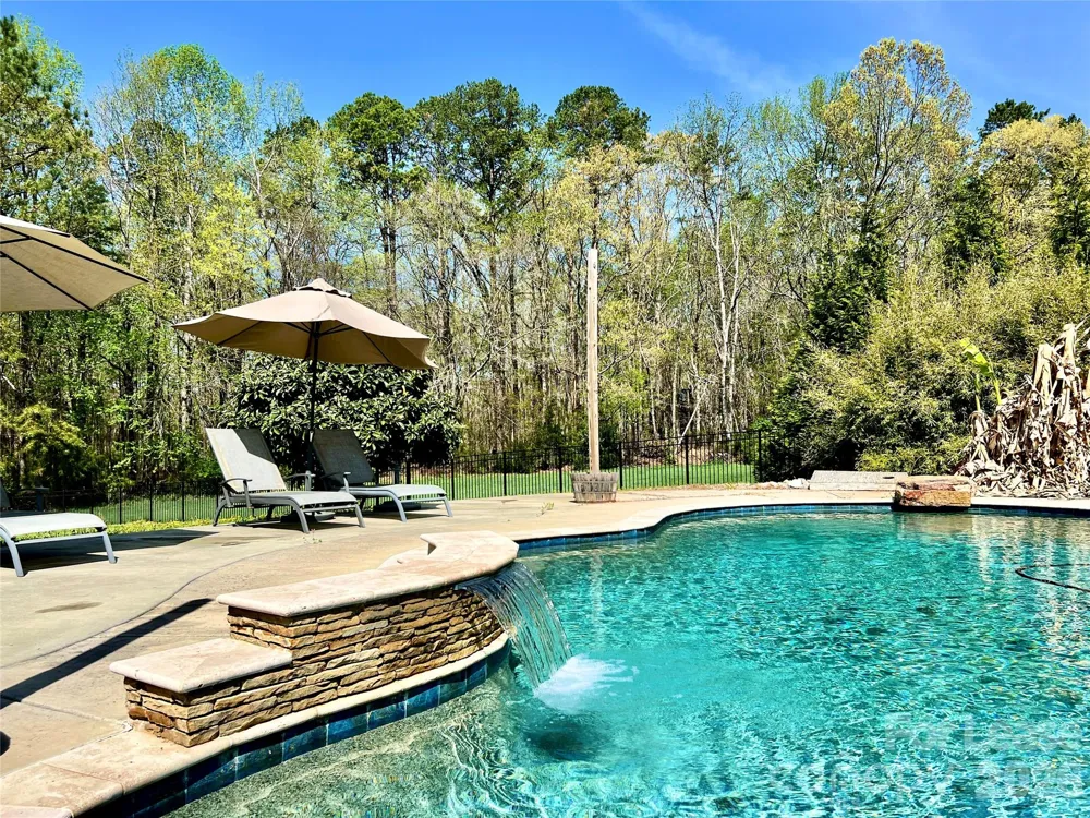 4809 Antioch Church Road Matthews, NC 28104