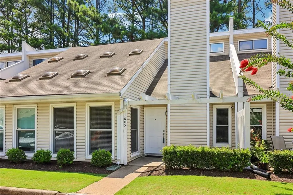 1605 Homestead Trail Alpharetta, GA 30004