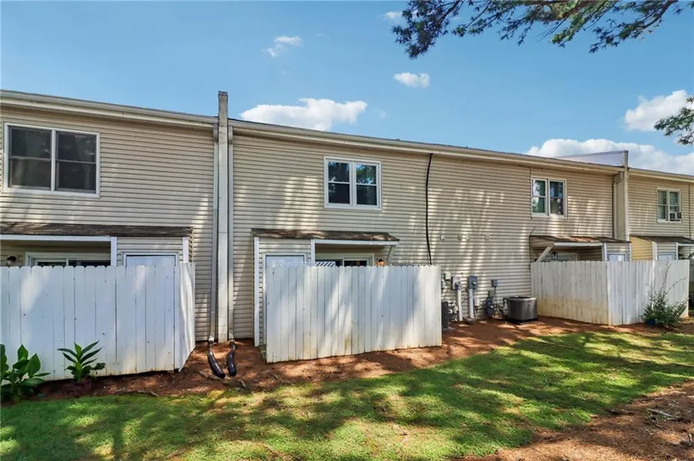 1605 Homestead Trail Alpharetta, GA 30004