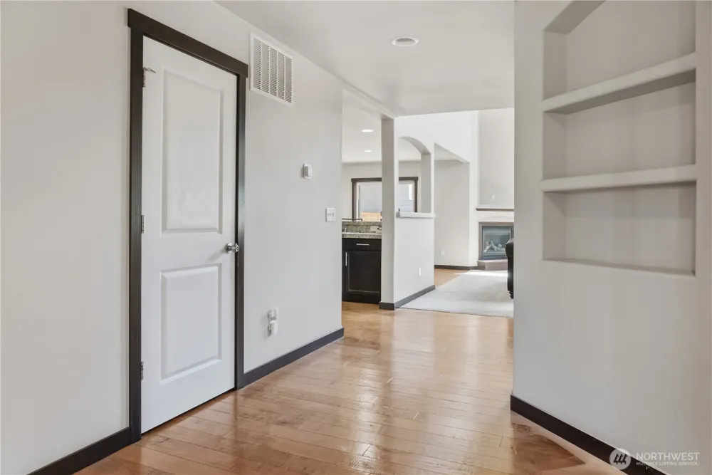 301 Barry Loop Mount Vernon, WA 98274
