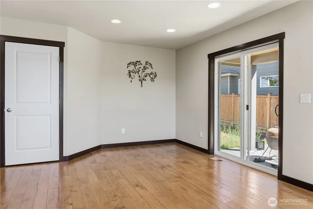 301 Barry Loop Mount Vernon, WA 98274