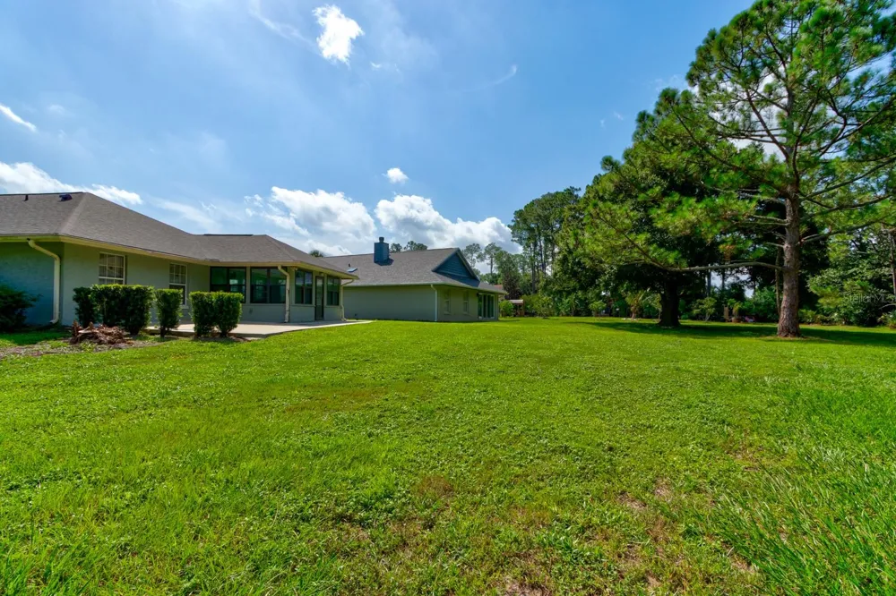 317 GLENBRIAR CIRCLE Daytona Beach, FL 32114
