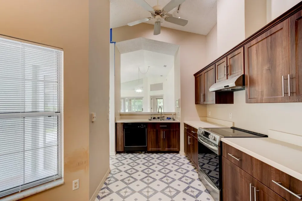 317 GLENBRIAR CIRCLE Daytona Beach, FL 32114