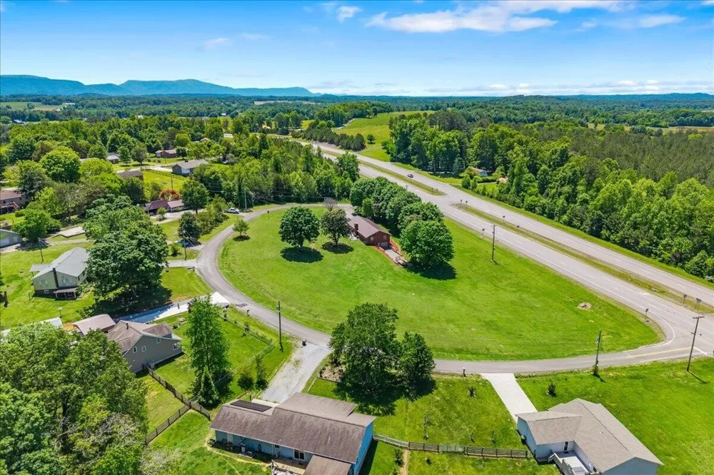 2065 Hwy 30 E Athens, TN 37303