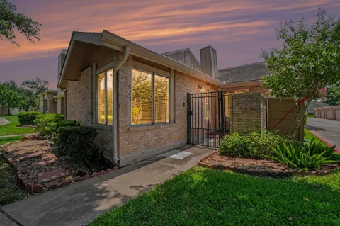 11625 Lakeside Park Drive