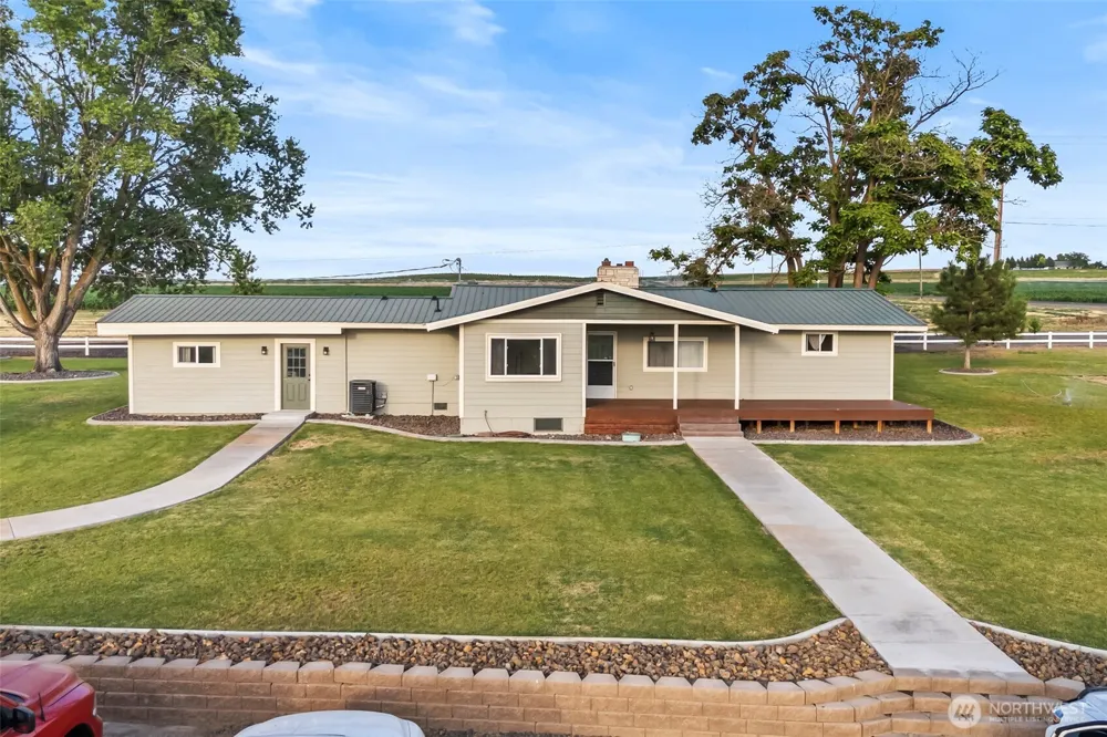 19621 Glade Road Mesa, WA 99343