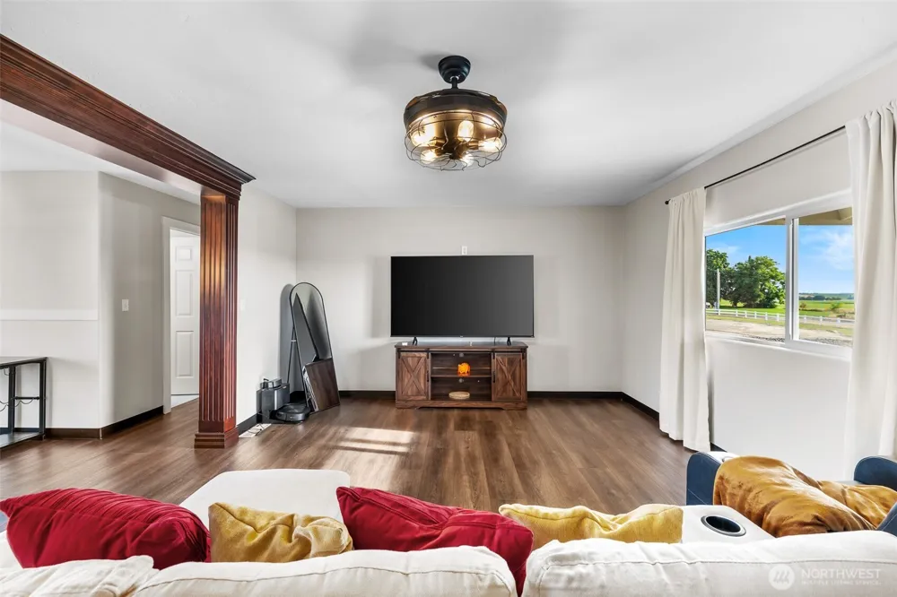19621 Glade Road Mesa, WA 99343