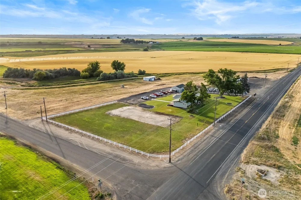 19621 Glade Road Mesa, WA 99343