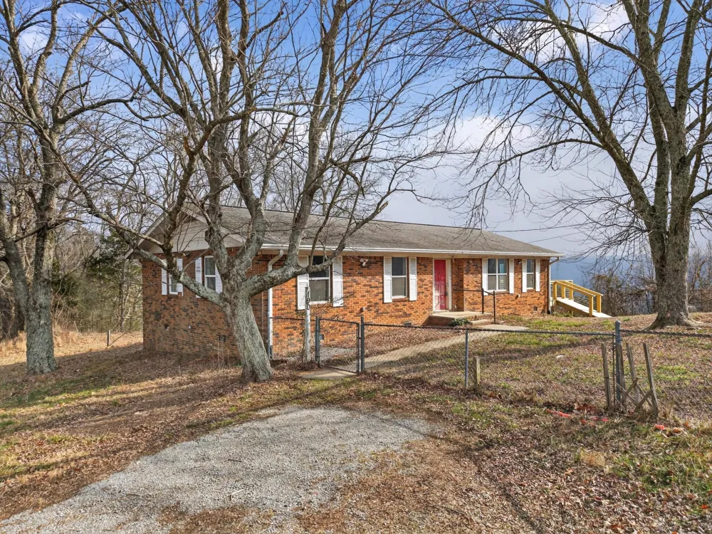190 Adkins Lane Trenton, GA 30752
