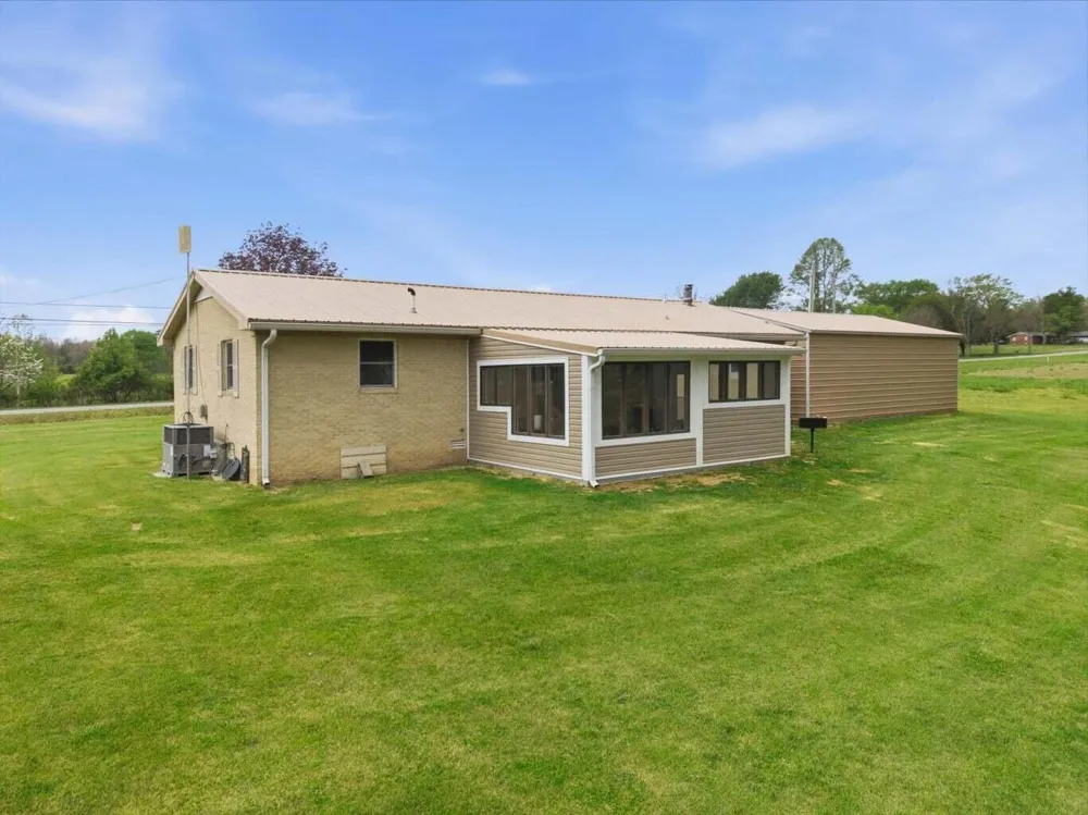 11328 Hwy 150 Sequatchie, TN 37374