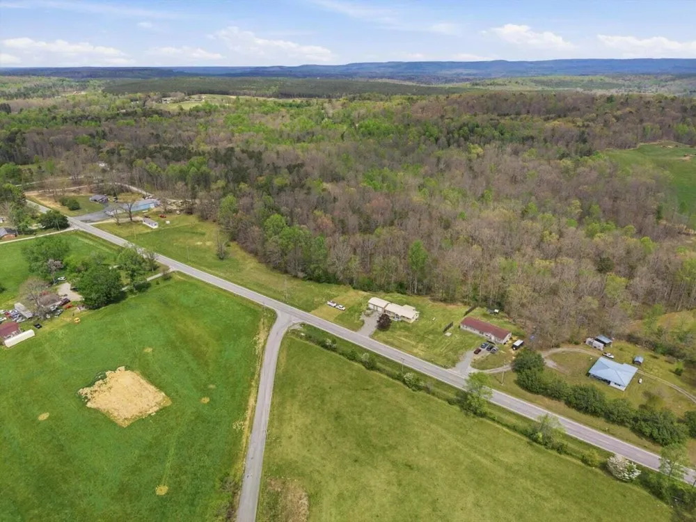 11328 Hwy 150 Sequatchie, TN 37374