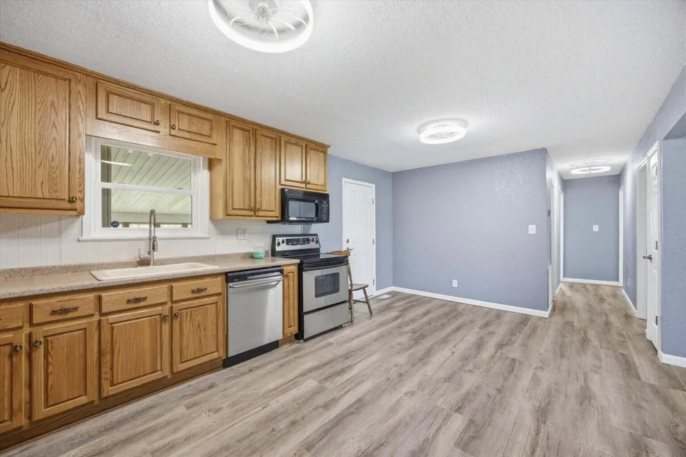 11328 Hwy 150 Sequatchie, TN 37374