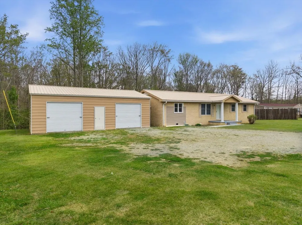11328 Hwy 150 Sequatchie, TN 37374