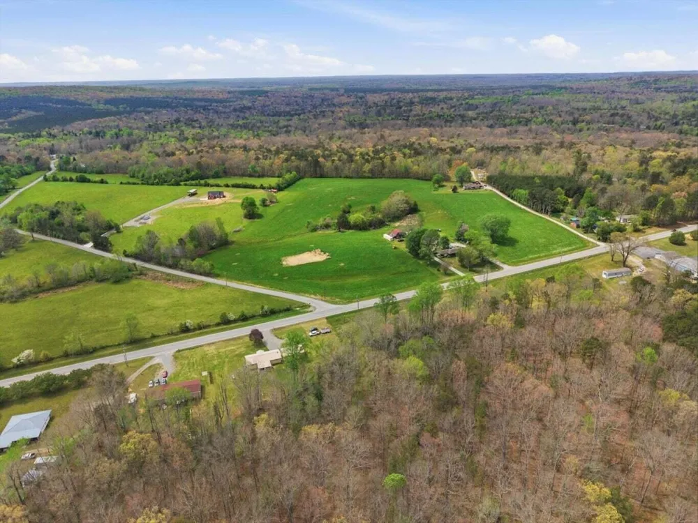 11328 Hwy 150 Sequatchie, TN 37374
