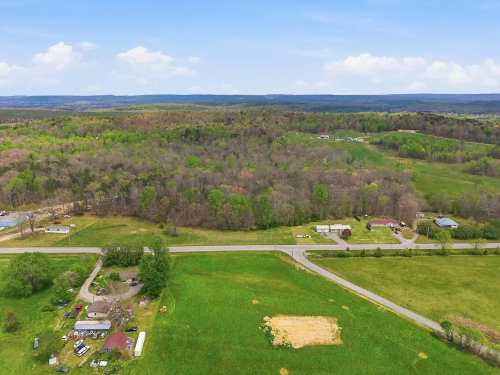 11328 Hwy 150 Sequatchie, TN 37374