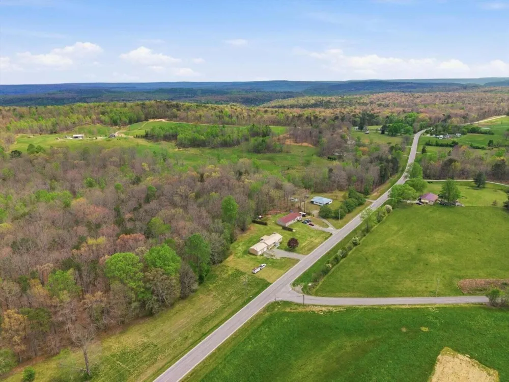 11328 Hwy 150 Sequatchie, TN 37374