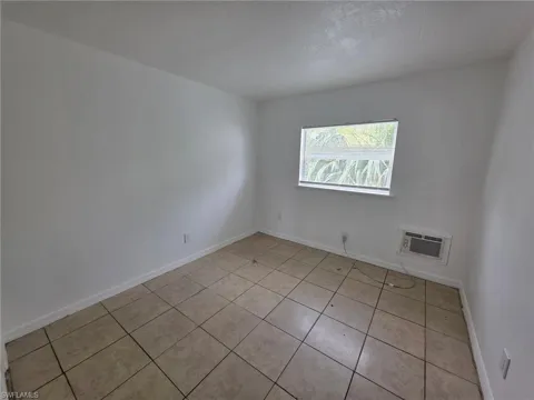 2452 Stella Street #106