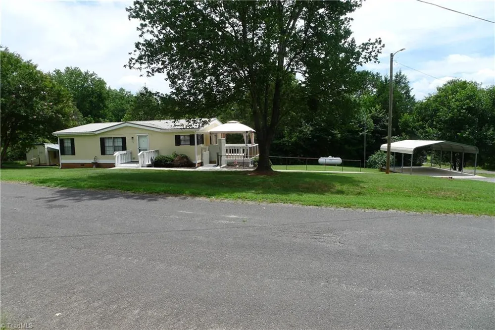 116 Hank Lesser Road Mocksville, NC 27028