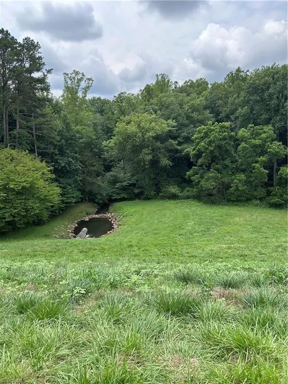 1000 Kingsway Drive King, NC 27021