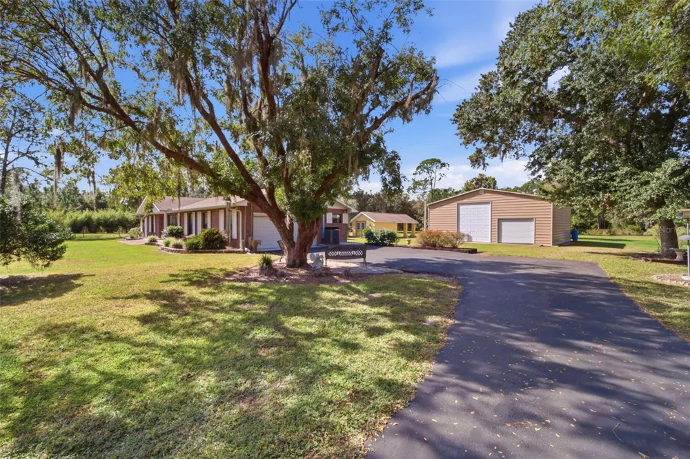 9240 MOORE ROAD Lakeland, FL 33809