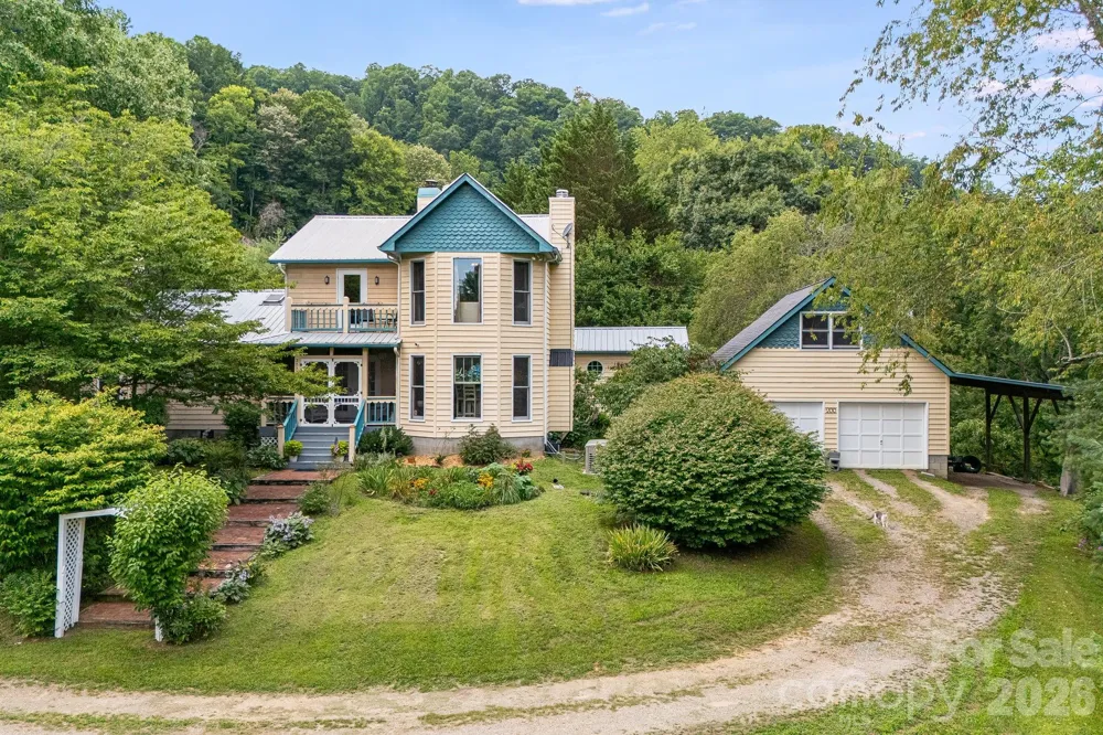 200 Black Hawk Trail Waynesville, NC 28785