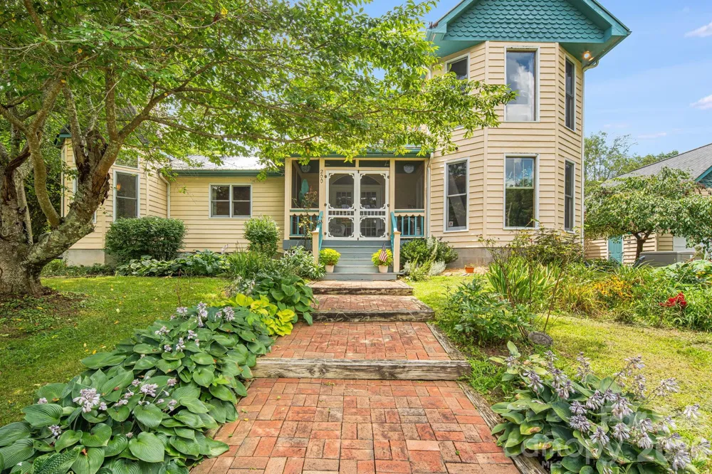 200 Black Hawk Trail Waynesville, NC 28785