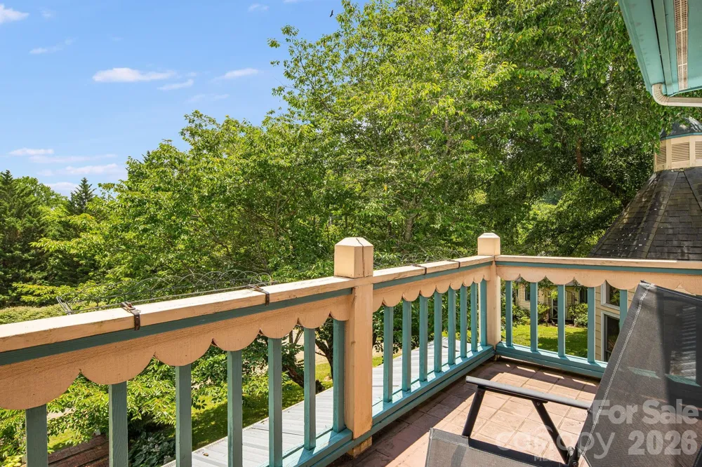 200 Black Hawk Trail Waynesville, NC 28785