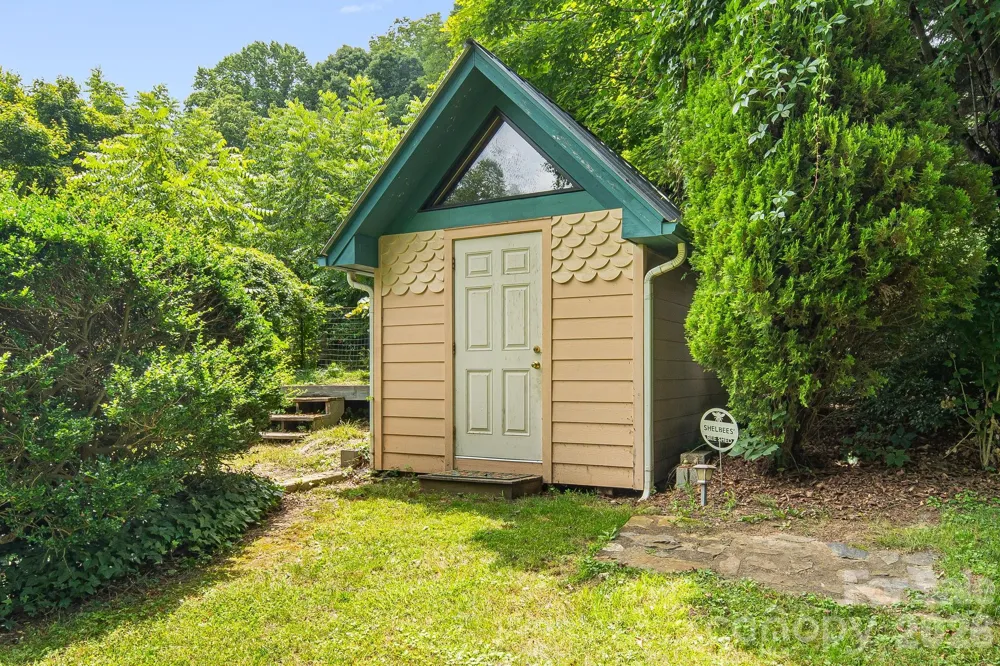 200 Black Hawk Trail Waynesville, NC 28785