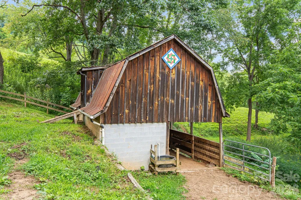 200 Black Hawk Trail Waynesville, NC 28785