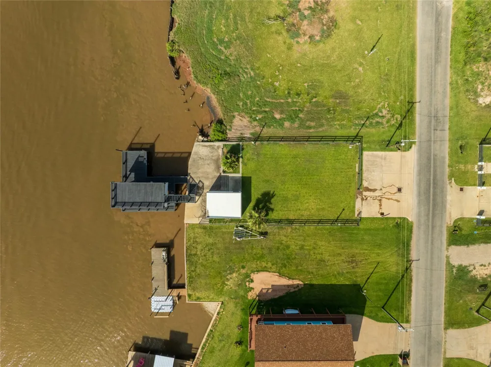 1401 County Road 230 Bay City, TX 77414