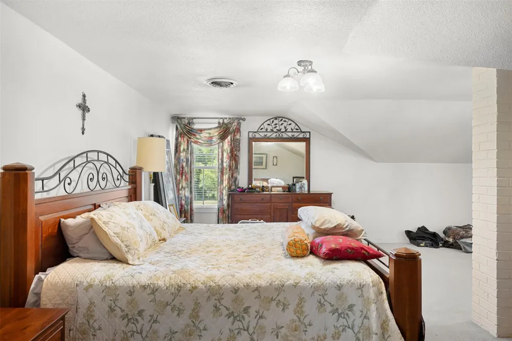 6541 Eagle Nest Acres Drive Wallis, TX 77485