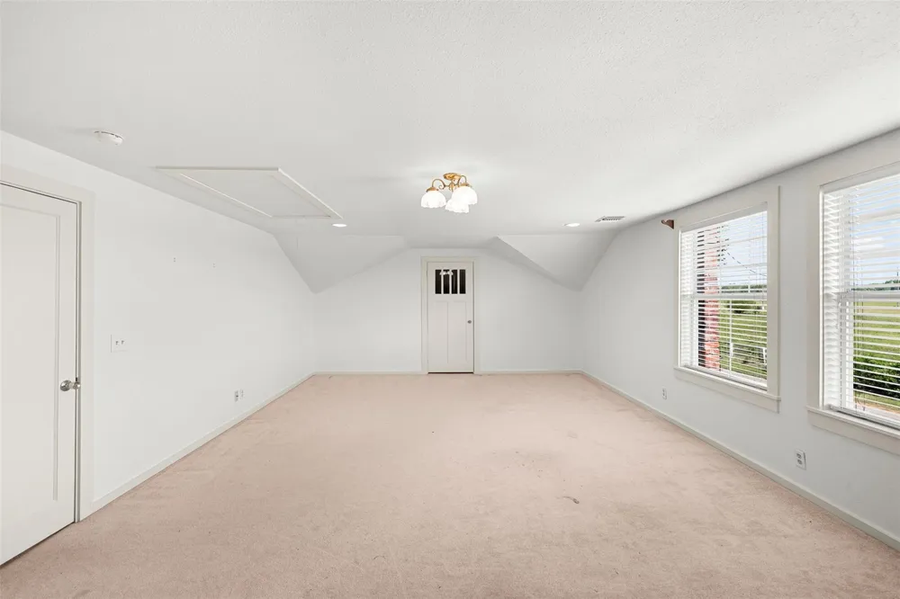 6541 Eagle Nest Acres Drive Wallis, TX 77485