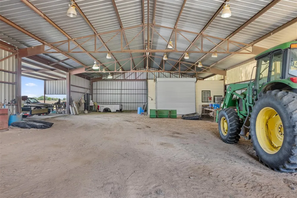 6541 Eagle Nest Acres Drive Wallis, TX 77485