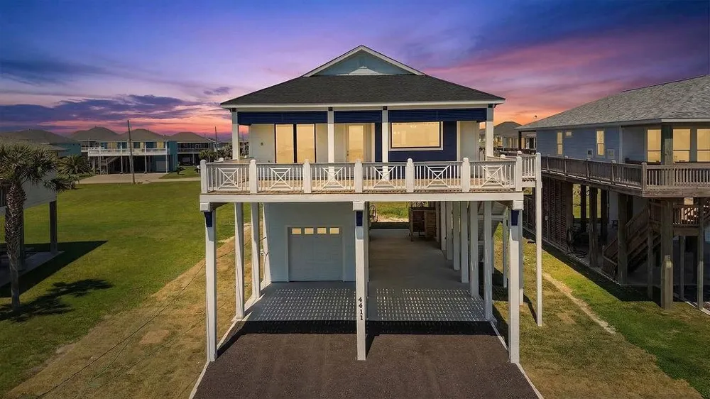 4411 Strand Avenue Crystal Beach, TX 77650