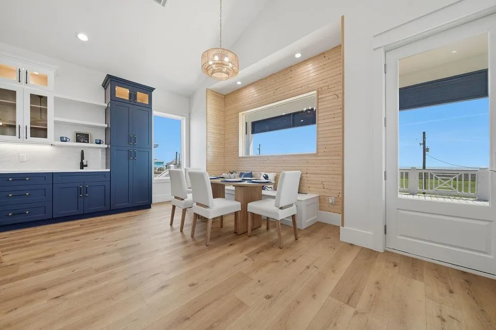 4411 Strand Avenue Crystal Beach, TX 77650