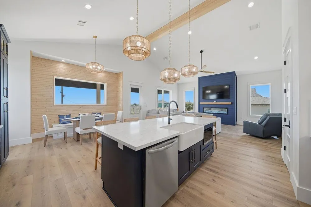 4411 Strand Avenue Crystal Beach, TX 77650