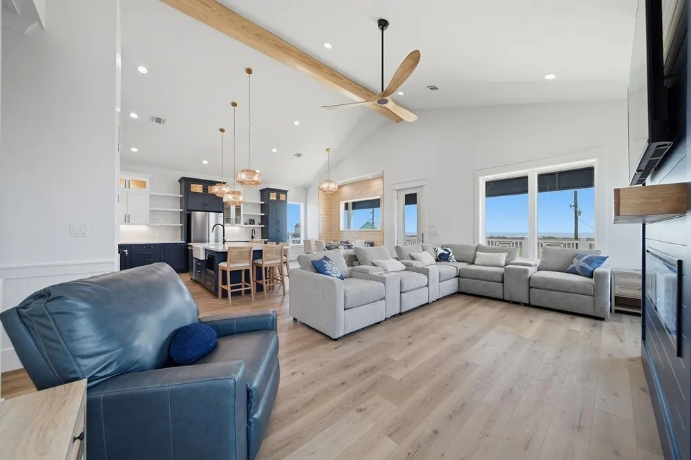 4411 Strand Avenue Crystal Beach, TX 77650