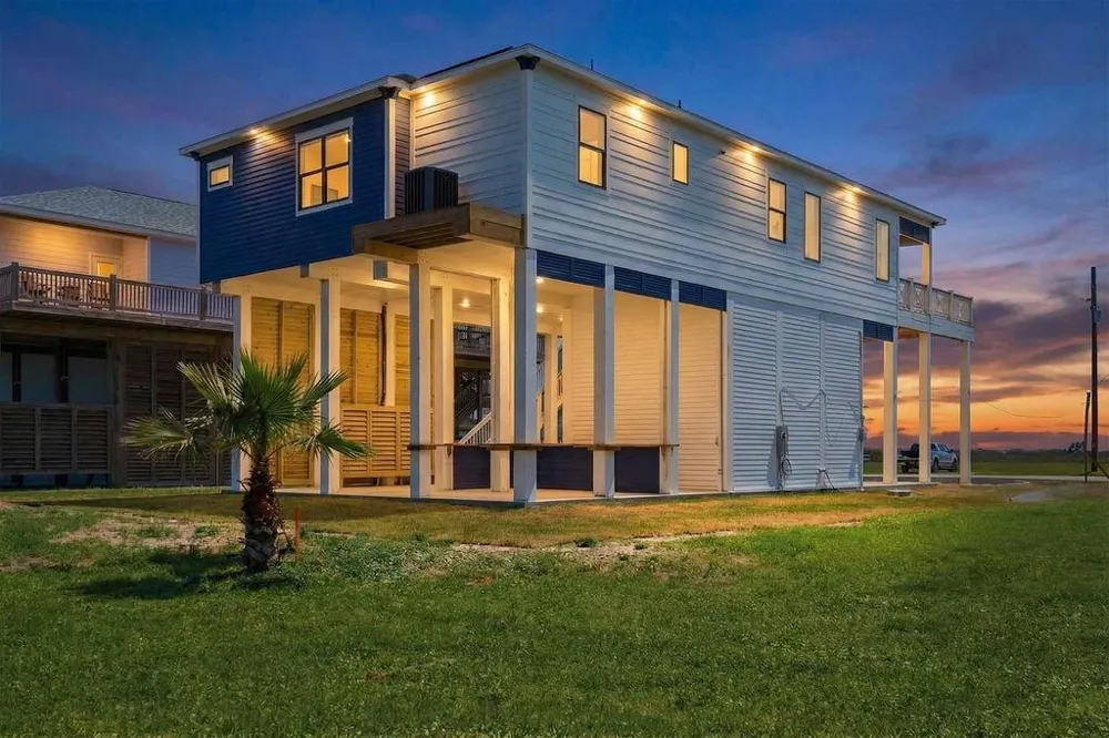 4411 Strand Avenue Crystal Beach, TX 77650
