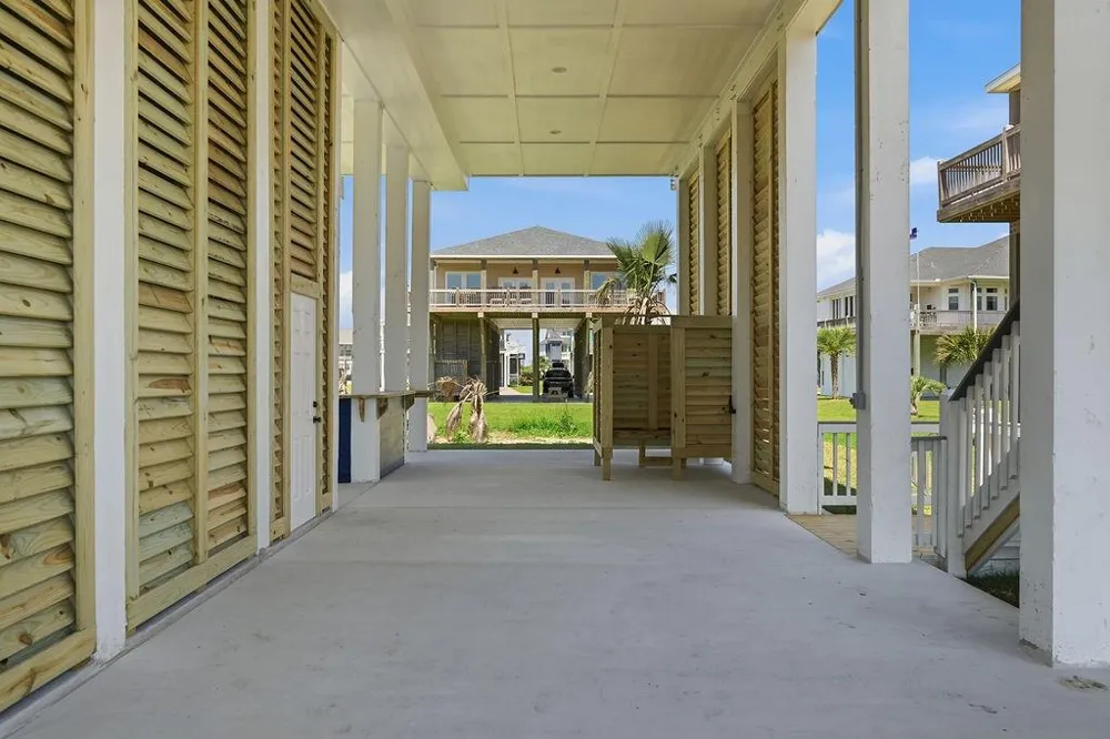 4411 Strand Avenue Crystal Beach, TX 77650