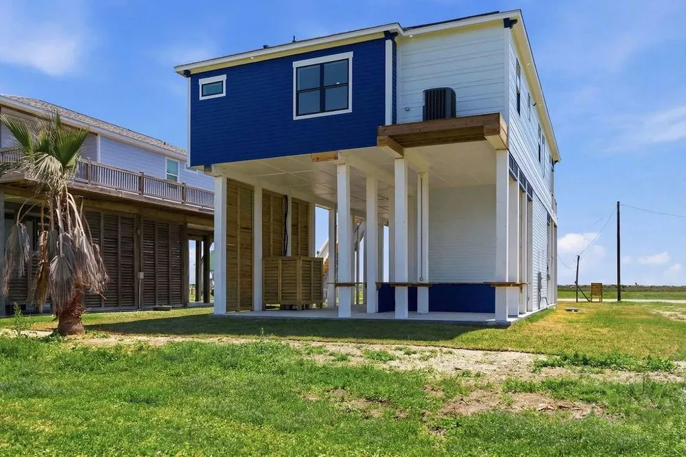 4411 Strand Avenue Crystal Beach, TX 77650