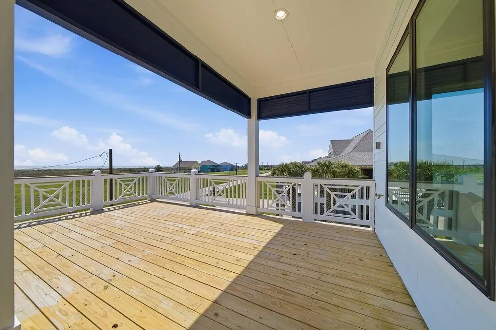 4411 Strand Avenue Crystal Beach, TX 77650