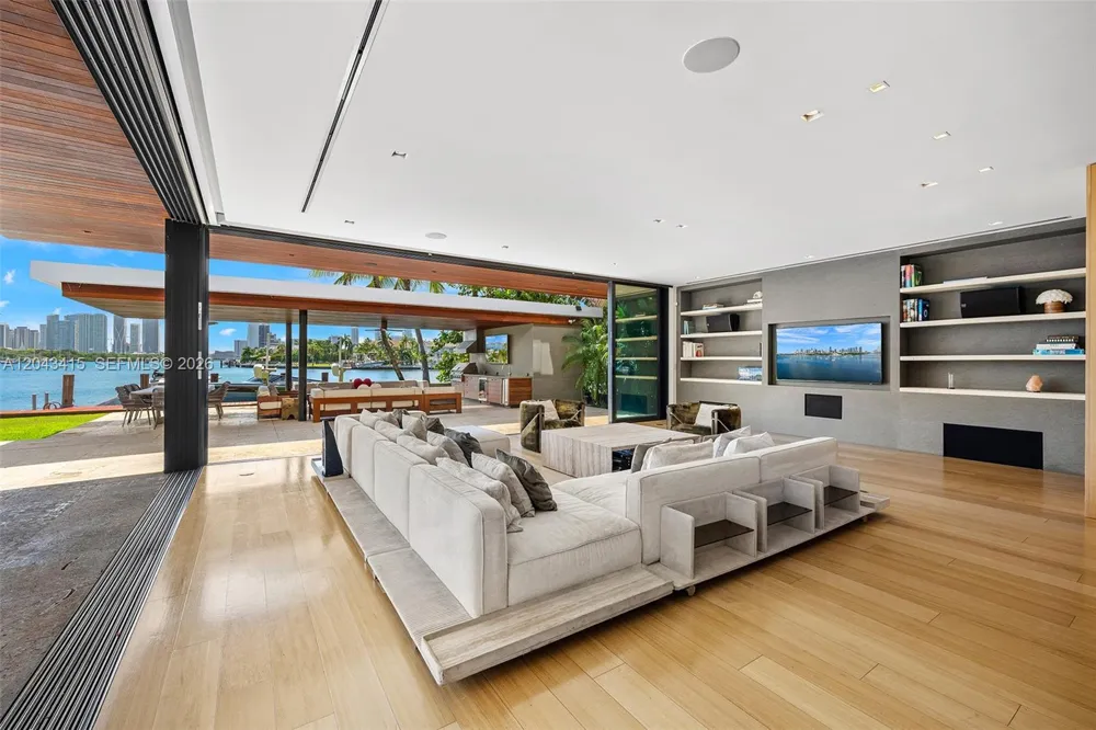 126 W San Marino Dr Miami Beach, FL 33139
