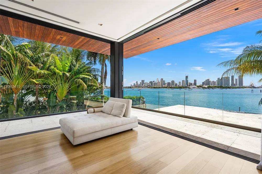 126 W San Marino Dr Miami Beach, FL 33139
