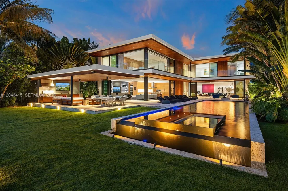 126 W San Marino Dr Miami Beach, FL 33139